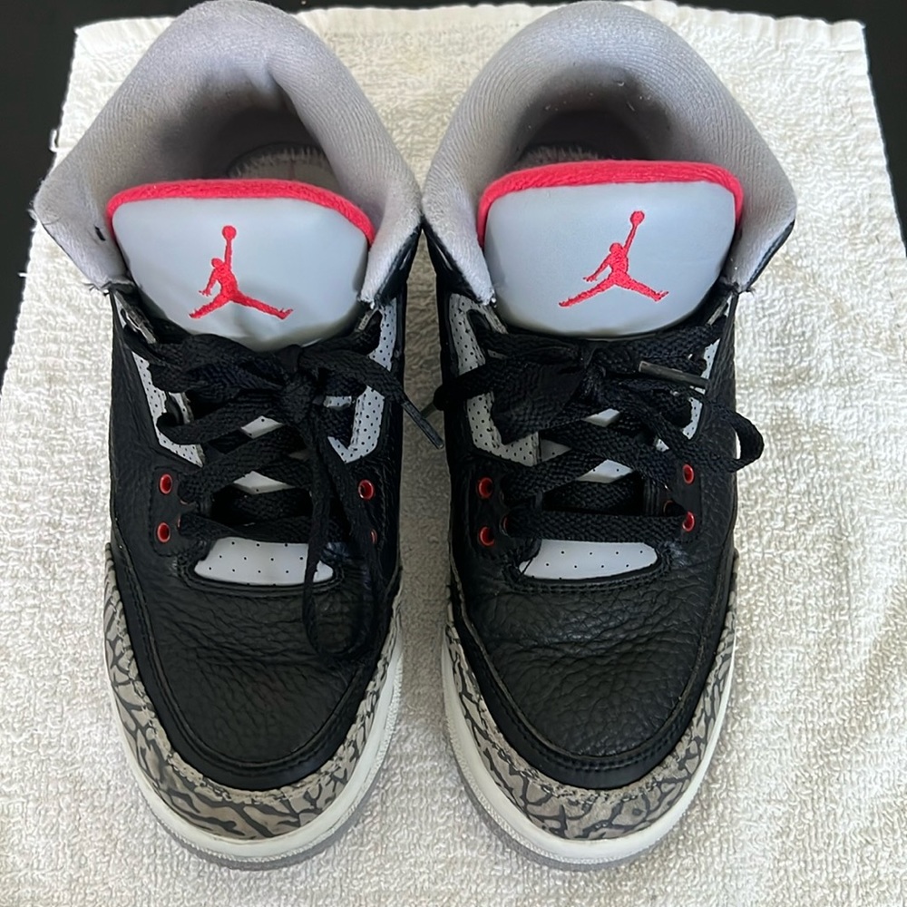Air Jordan (Retro OG) Size 6 Big Kids. Black, Cement Gray No Box